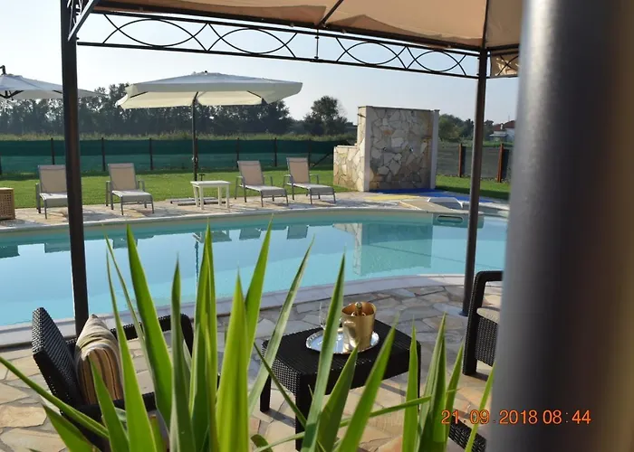 Posta Vecchia Villa *